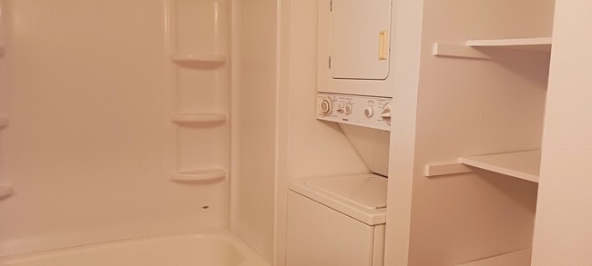 Building Photo - Two Bedroom in Carson Park! Refrigerator, ...