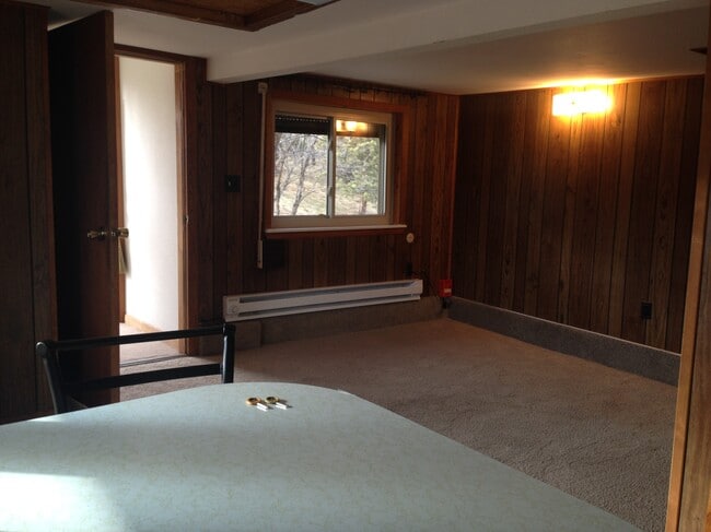 Building Photo - 136 Floyd Hill Way