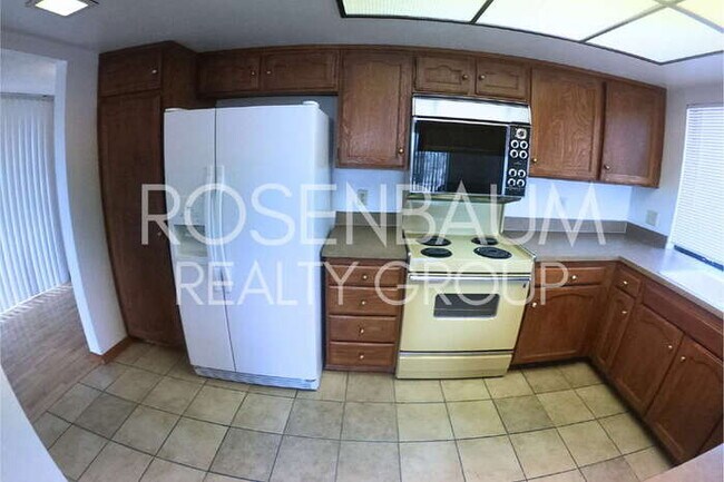 Foto del edificio - 828 E Junction St