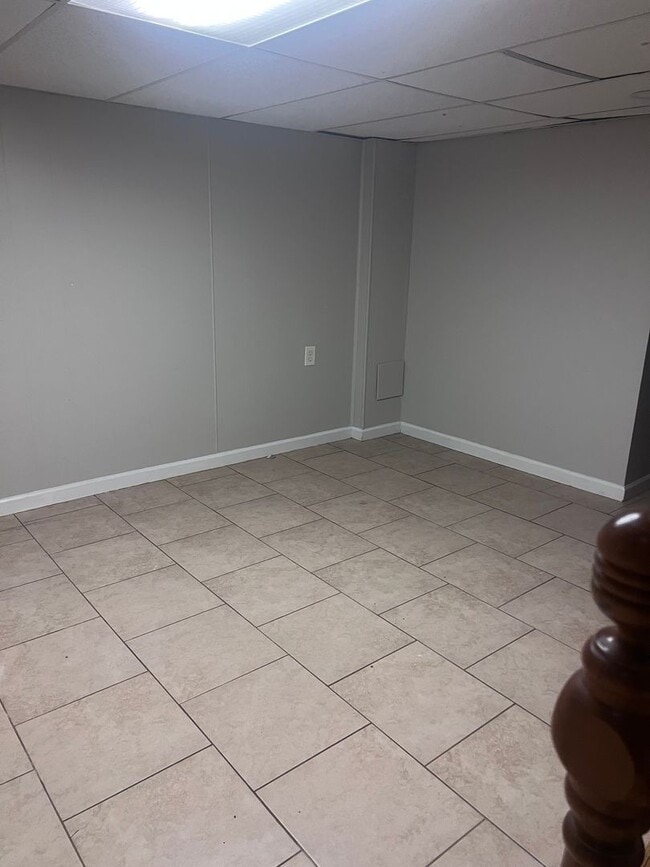 Building Photo - Cozy 2-Bedroom Home Available Now