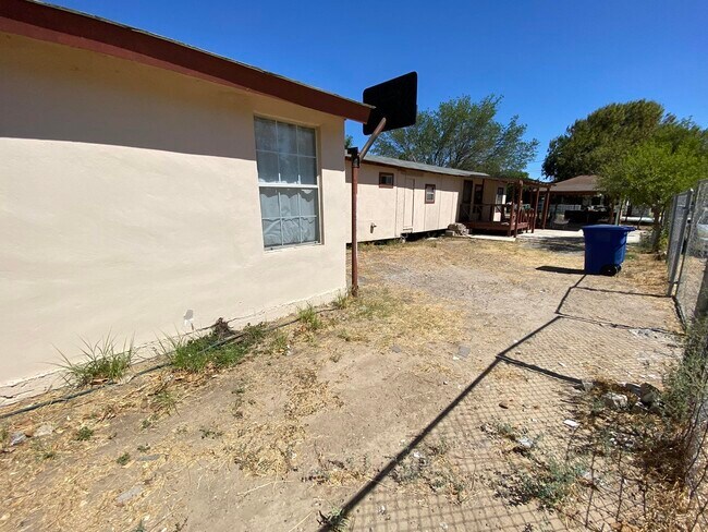 Building Photo - 3502 Laredo St