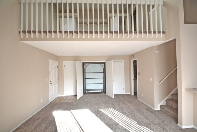 Foto del edificio - Sunstream Loft One Bedroom plus additional main floor Murphy Bed.