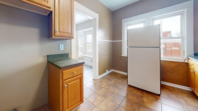 Building Photo - 3360-3362 W 84th St