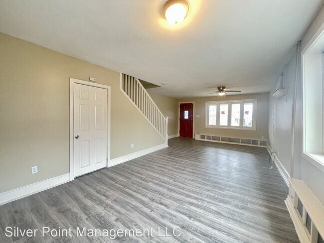 Foto del edificio - 3 br, 1.5 bath House - 720 W 11th St