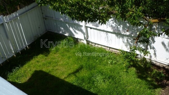 Foto del edificio - 322 Evans Ave