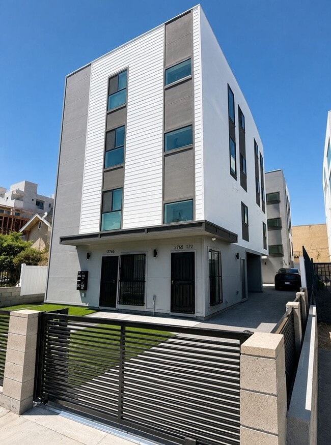 Foto del edificio - 2765 Francis Ave