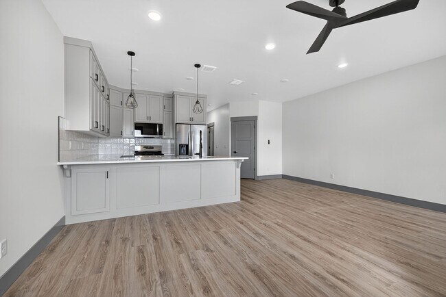 Building Photo - BRAND NEW TOWNHOME IN AMMON IDAHO 3 BED 2....