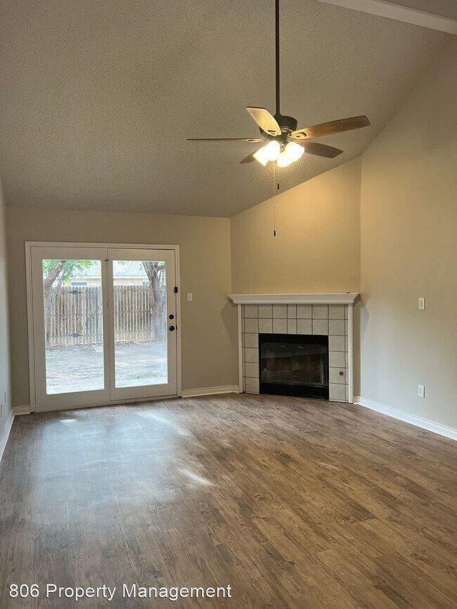 Foto del edificio - 3 br, 2 bath House - 406 Hyden Ave