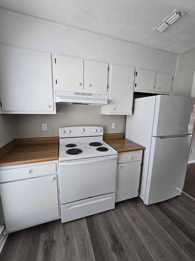Building Photo - 526 Mill Cove