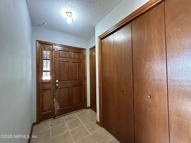 Foto del edificio - 3834 Windridge Ct