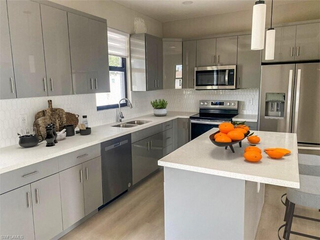 Foto del edificio - 2709 NW 5th St