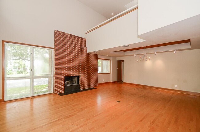 Foto del edificio - 4132 Dartmouth Ave