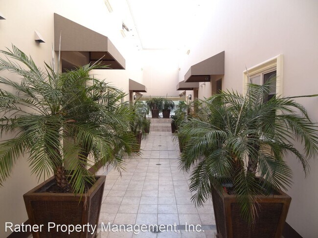 Building Photo - 5056 Laurel Canyon Blvd