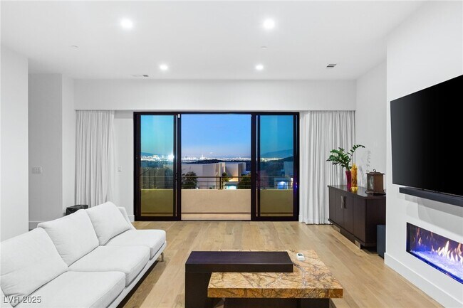 Foto del edificio - 394 Solitude Peak Ln