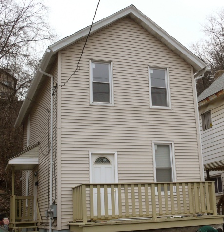 Building - 673 Larimer Ave