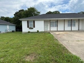 Building Photo - 2132 Audrey Ln