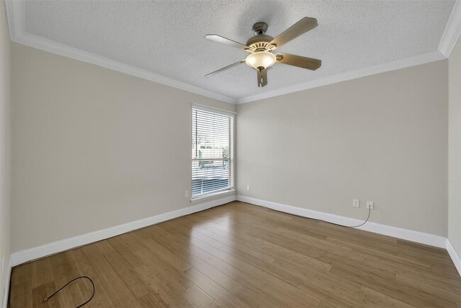 Building Photo - 201 Lakeview Terrace