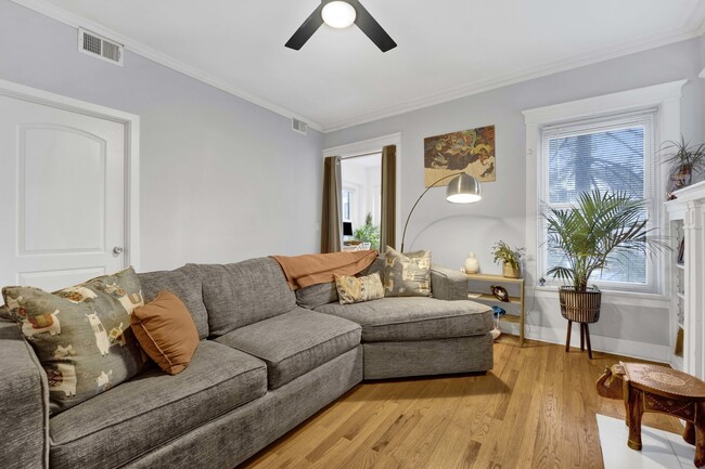 Building Photo - 3226 W Potomac Ave