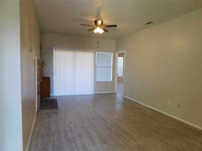 Building Photo - 2407 W Slaughter Ln
