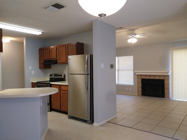 Foto del edificio - 2506 corian glen dr