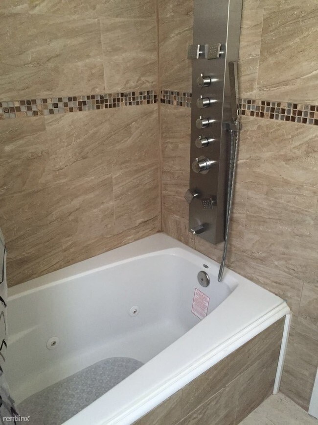 Building Photo - 7405 Sandpiper Pl