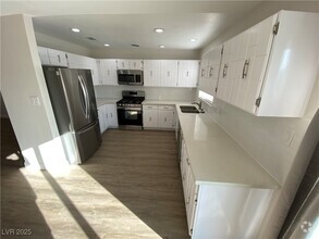 Building Photo - 7409 Bagdad Ct