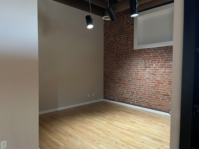 habitación estilo loft - 315 W Riverside Ave