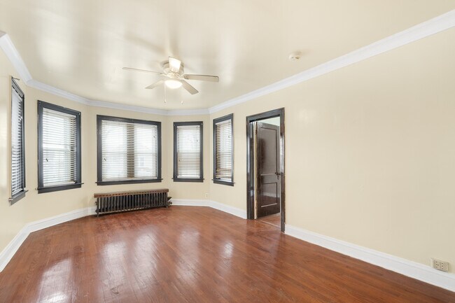 Foto del edificio - 8533 S Oglesby Ave