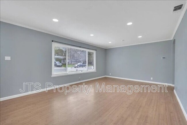 Foto del edificio - 5429 Greenbrier Way