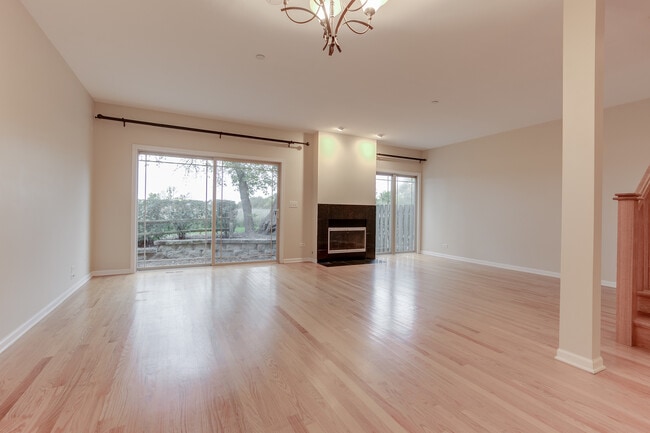 Building Photo - 144 Finstad Dr