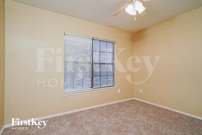 Building Photo - 3934 Cochise Dr