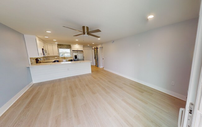 Foto del edificio - 2 bed/ 2bath Waterfront Property