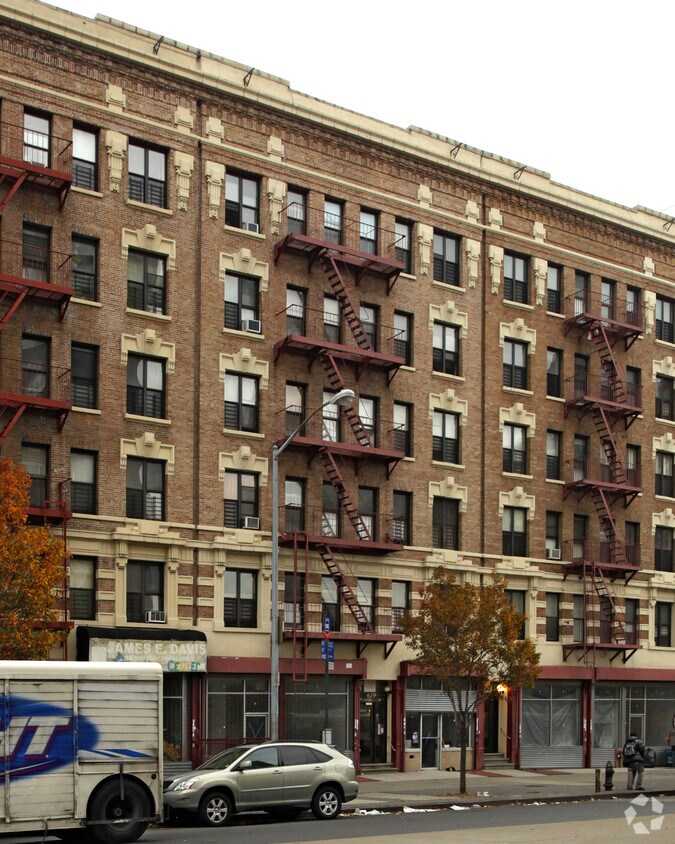 Foto del edificio - 629-631 Lenox Ave