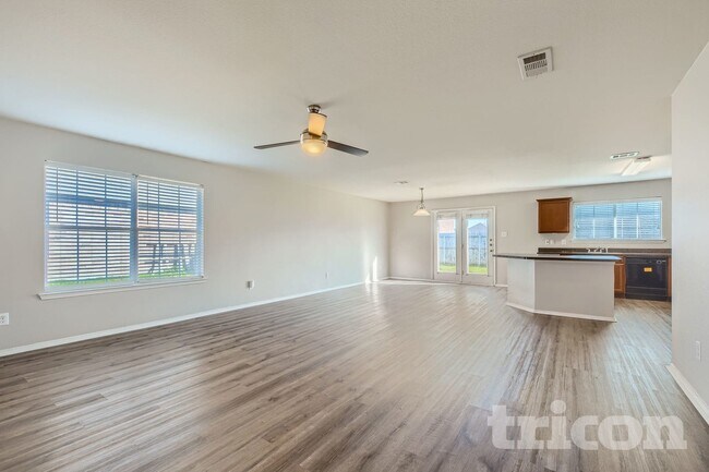 Foto del edificio - 208 Silver Spur Dr