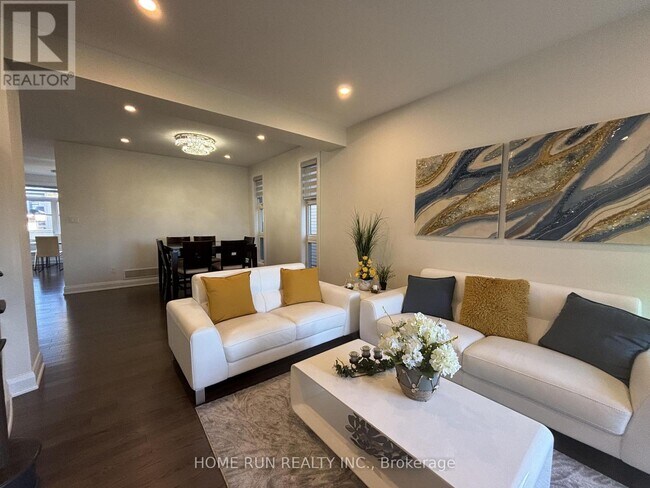 Photo du bâtiment - 561 Honeylocust Ave