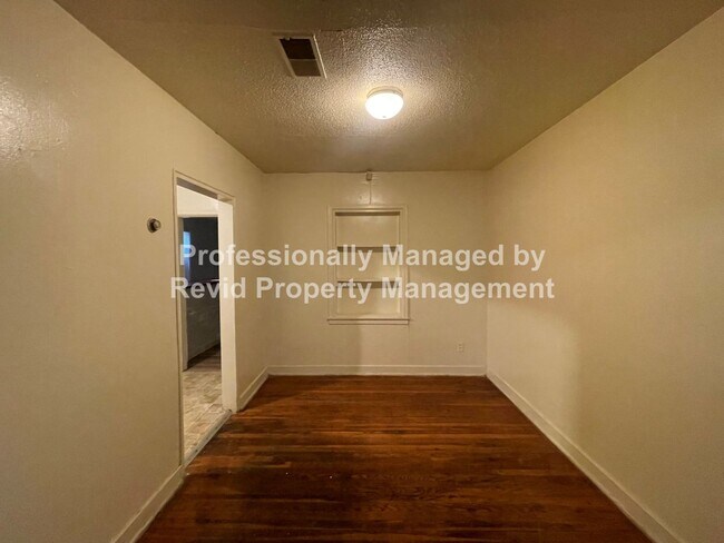 Foto del edificio - Quaint 2 Bedroom Home off Park and Highland!