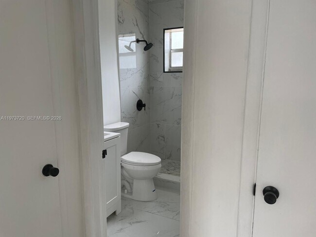 Foto del edificio - 6025 Polk St