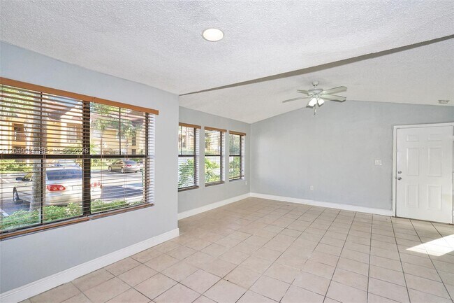 Foto del edificio - 15560 SW 104th Terrace