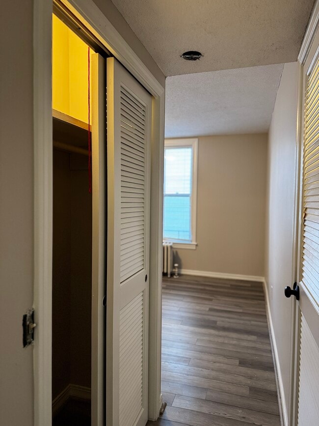 Foto del edificio - 66 Hamlet Ave