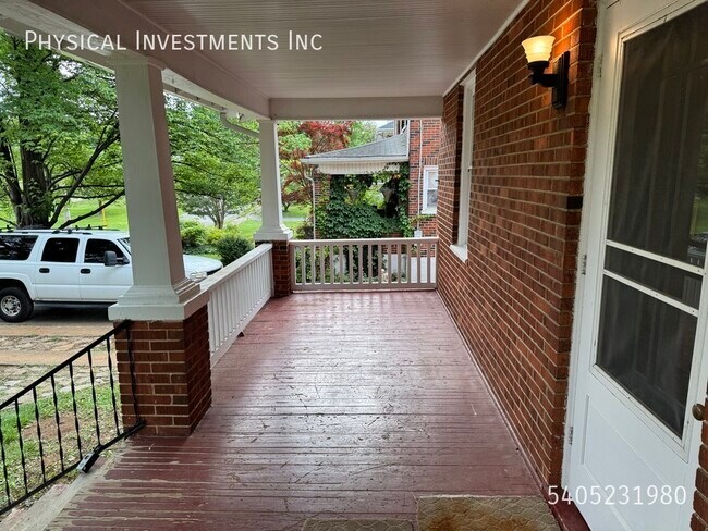 Building Photo - 158 Princeton Cir NE