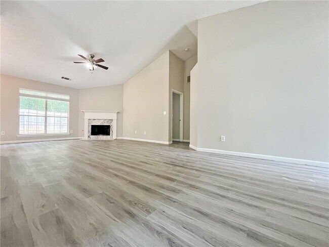 Foto del edificio - 1680 Racquet Club Cir NW