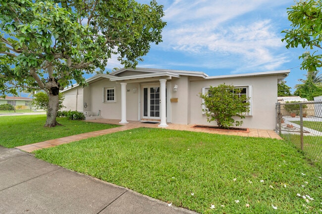 Building Photo - 361 SE 6th Ave