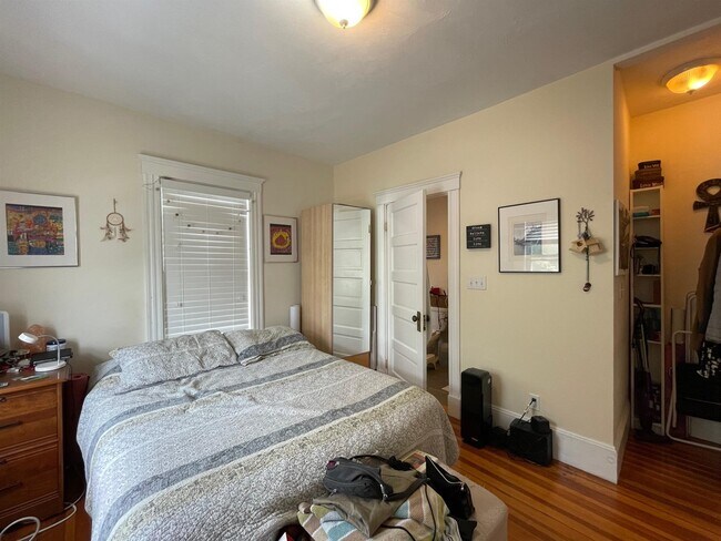 Foto del edificio - 183 Rindge Ave