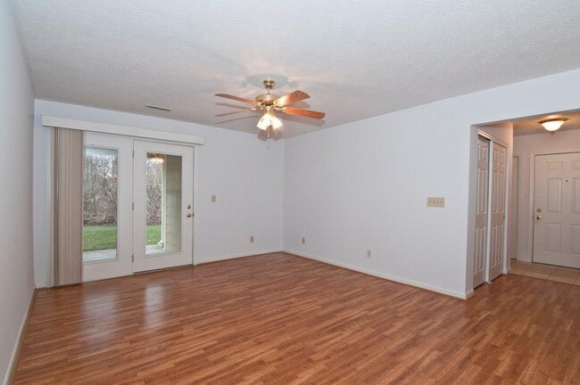 Building Photo - 7335 Chatham Ct