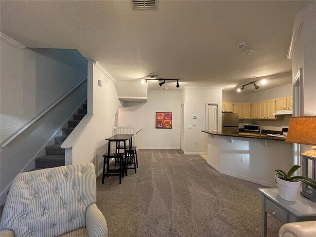 Building Photo - 3011 Legacy Villas Dr