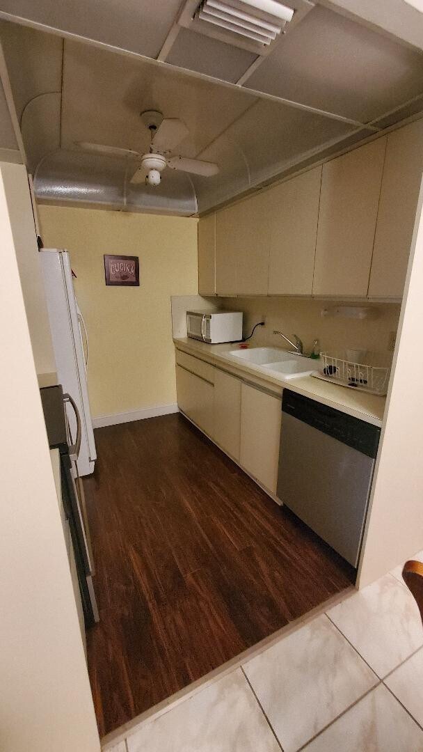 Building Photo - 3401 Bimini Ln
