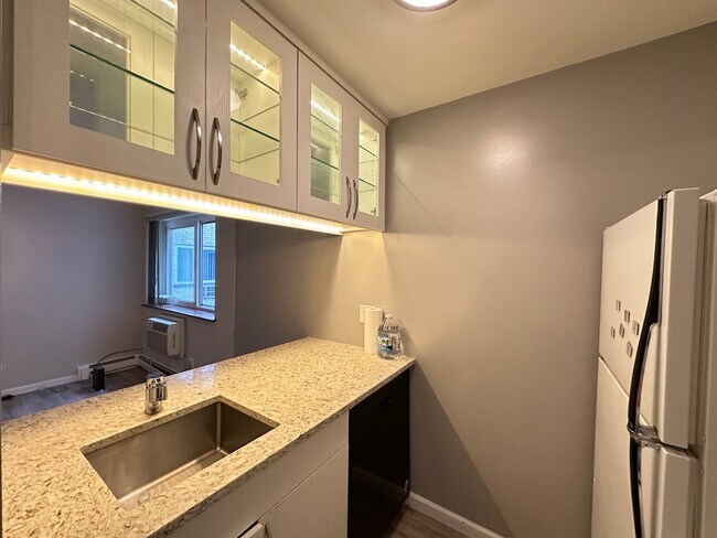 Foto del edificio - 663 W Grace St