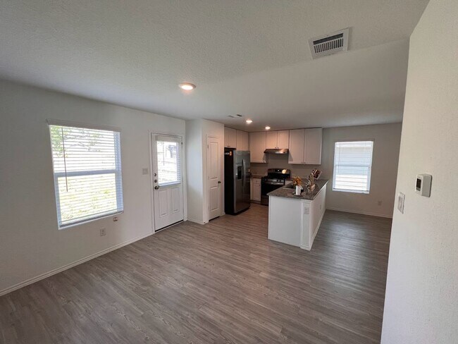 Building Photo - 15103 Greenfield Ml