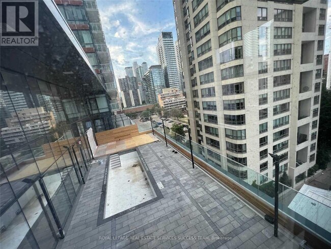 Photo du bâtiment - 501 Yonge St