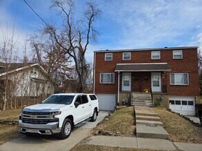 Building Photo - 813 4th St
